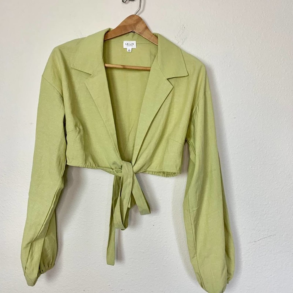 Le Lis Cropped Green Tye Front Top